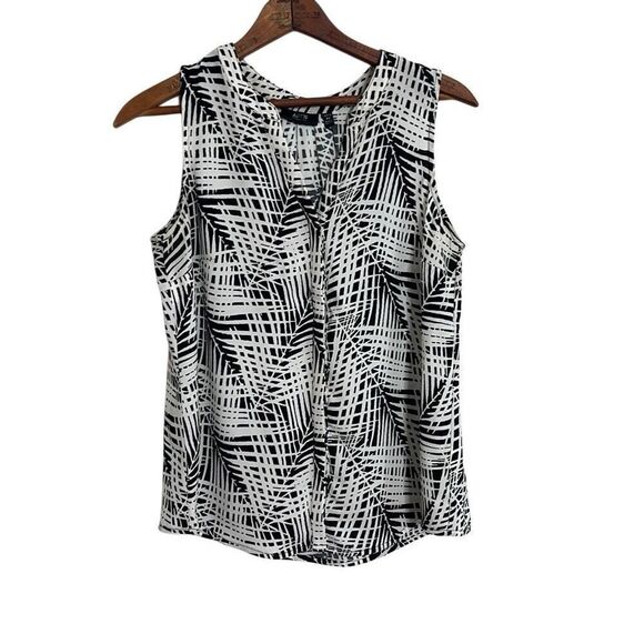 Apt. 9 Geometric Pleated Sleeveless V Neck Blouse Black White Size PM Petite - Picture 1 of 7